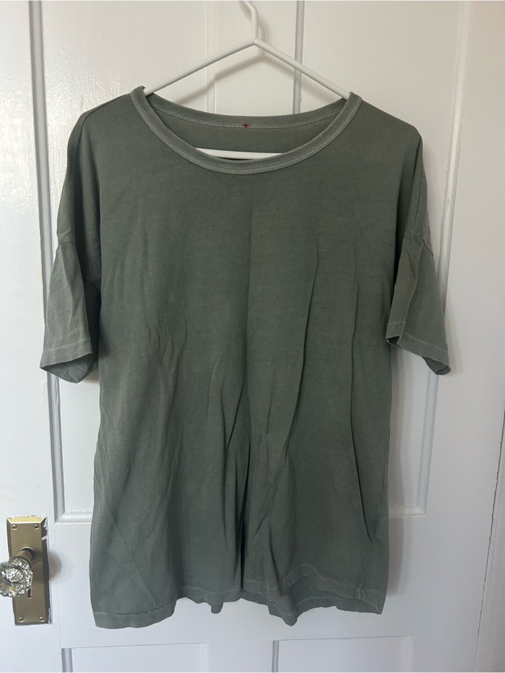 Le Bon Shoppe Her Tee in Artichoke